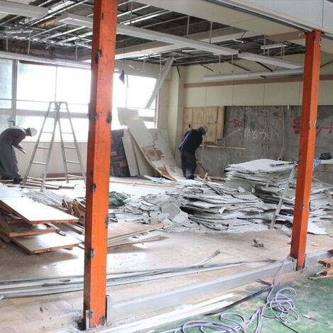 解体工事中の現場_R